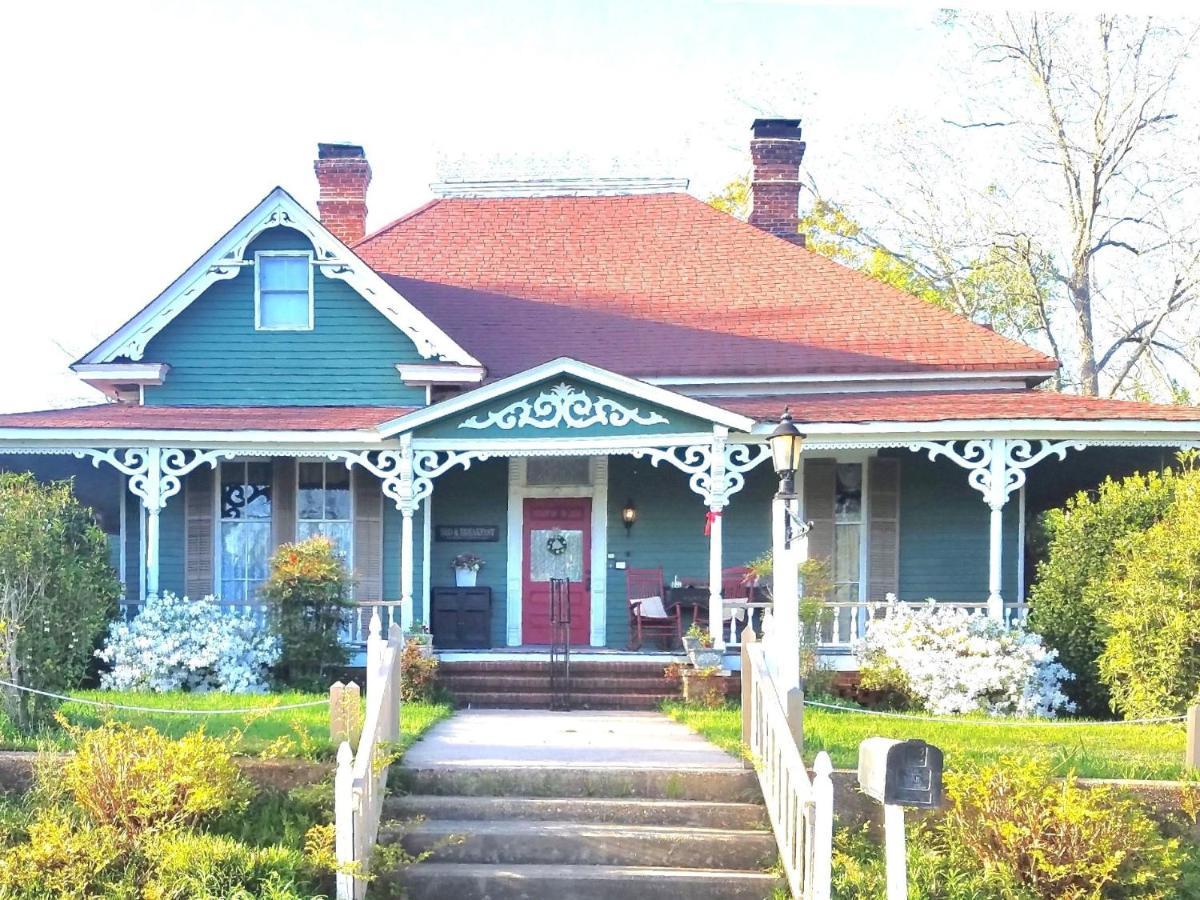 Holly House Of Hamilton Bed & Breakfast Exterior photo