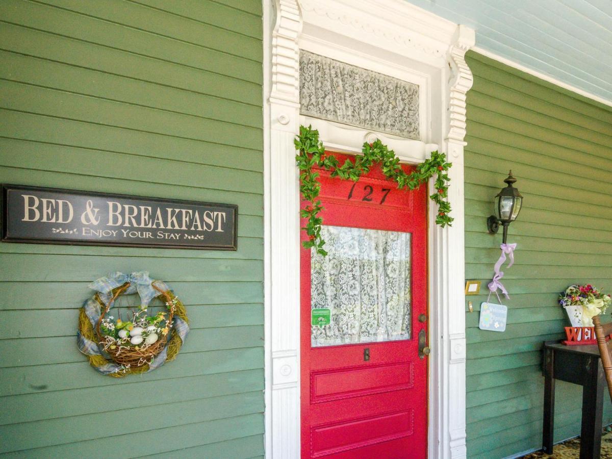 Holly House Of Hamilton Bed & Breakfast Exterior photo